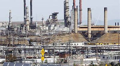 Chevron Refinery in Richmond (file)